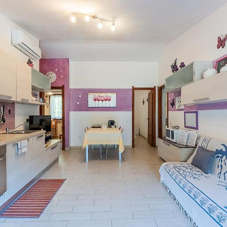 Purple House, 30M To Beach Pula Buitenkant foto