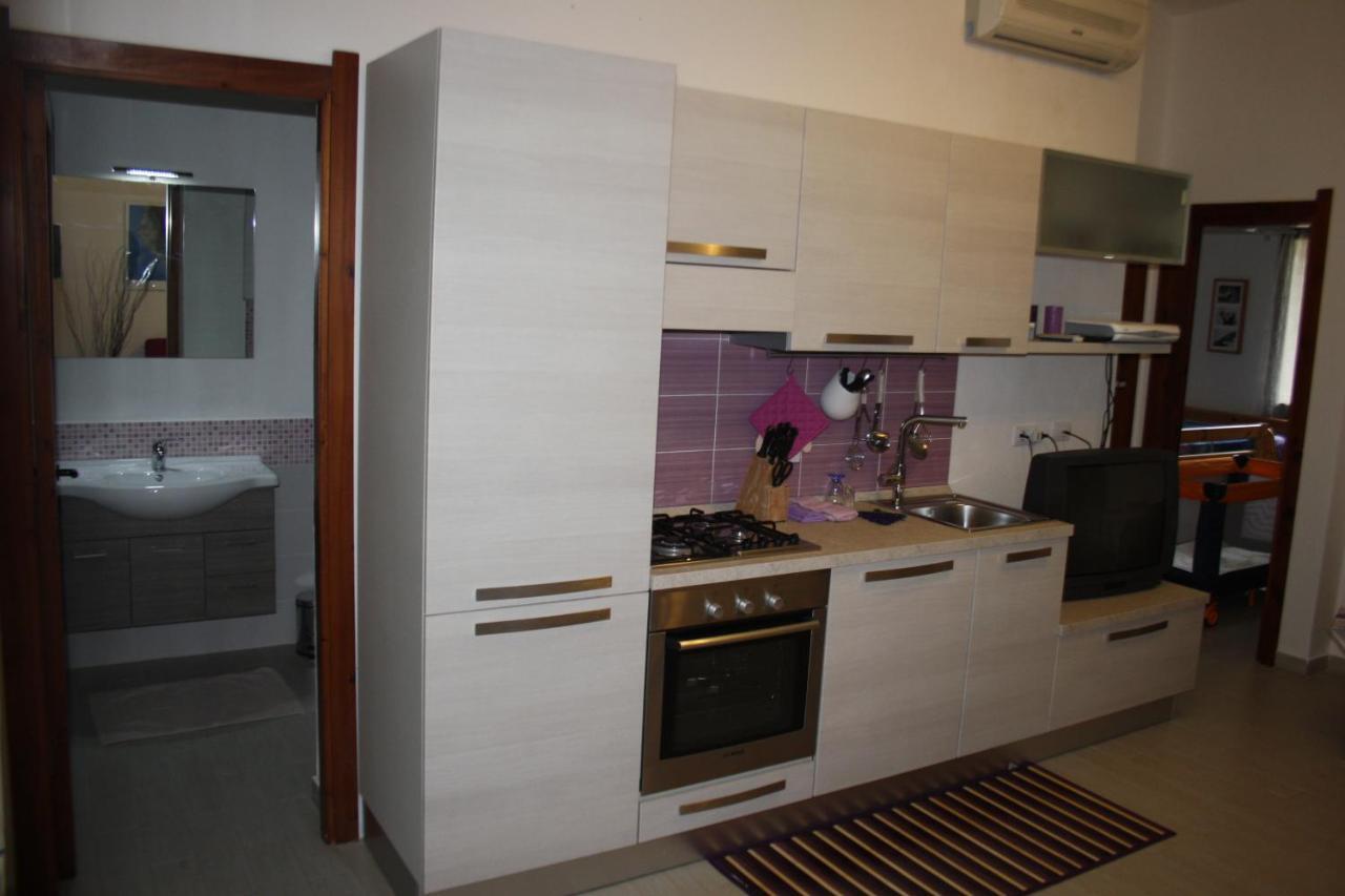 Purple House, 30M To Beach Pula Buitenkant foto